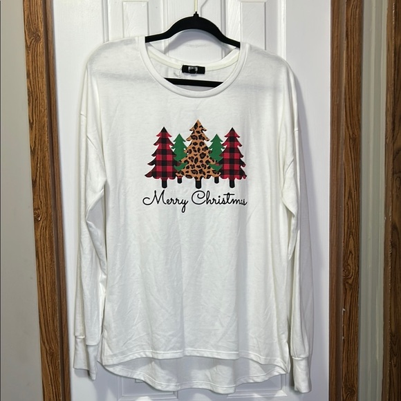 Merry Christmas Tree Long Sleeve Tee EUC - Picture 1 of 6